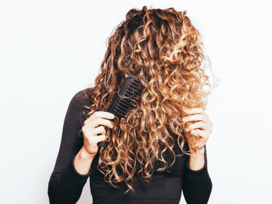 Hairdresser curly hair deagon